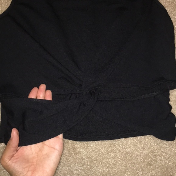 Black tank - Picture 2 of 2